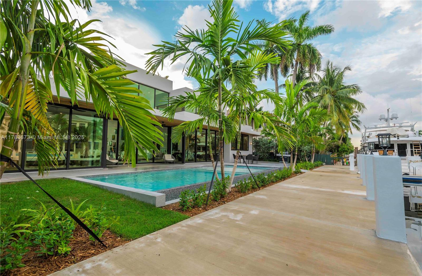 STILWELL ISLES - Residential