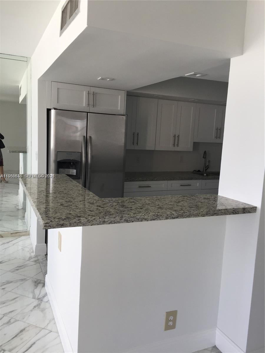 LA MER ESTATES SOUTH COND - Residential Lease