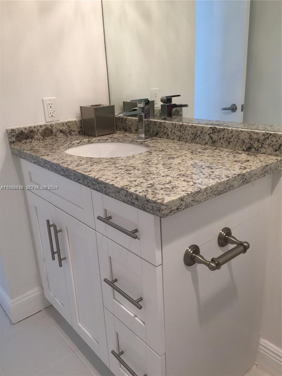 LA MER ESTATES SOUTH COND - Residential Lease