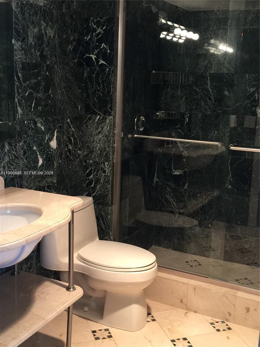 LA MER ESTATES SOUTH COND - Residential Lease