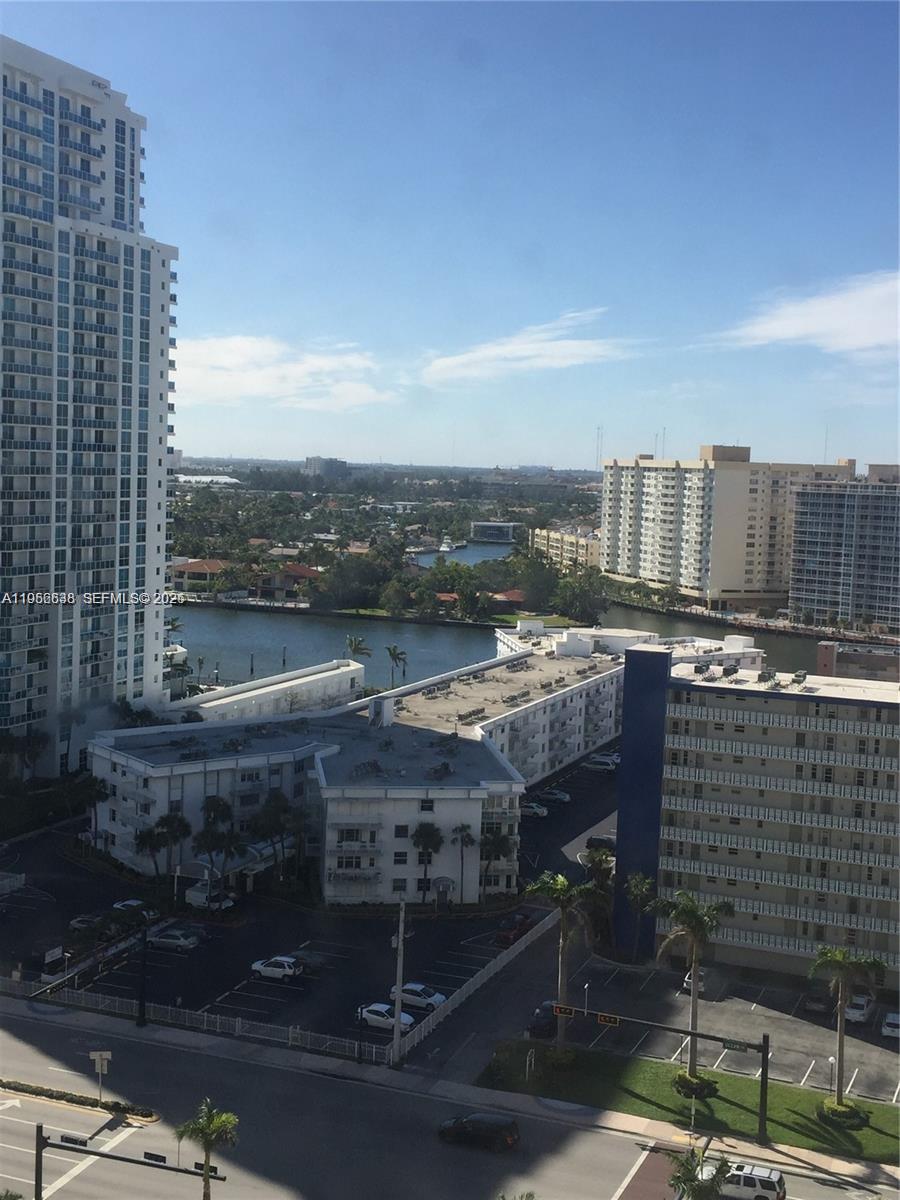 LA MER ESTATES SOUTH COND - Residential Lease