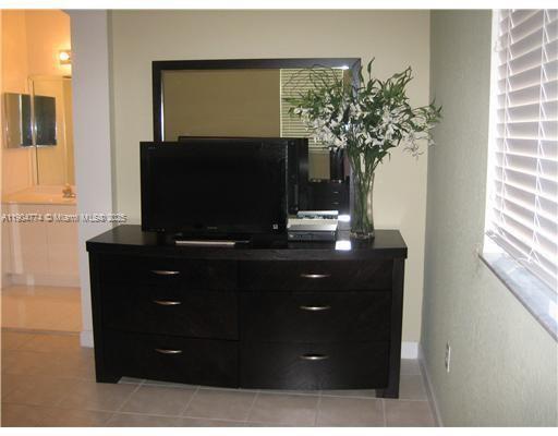 ISLANDS AT DORAL 1ST ADDN - Residential