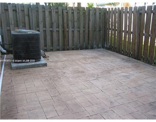 ISLANDS AT DORAL 1ST ADDN - Residential