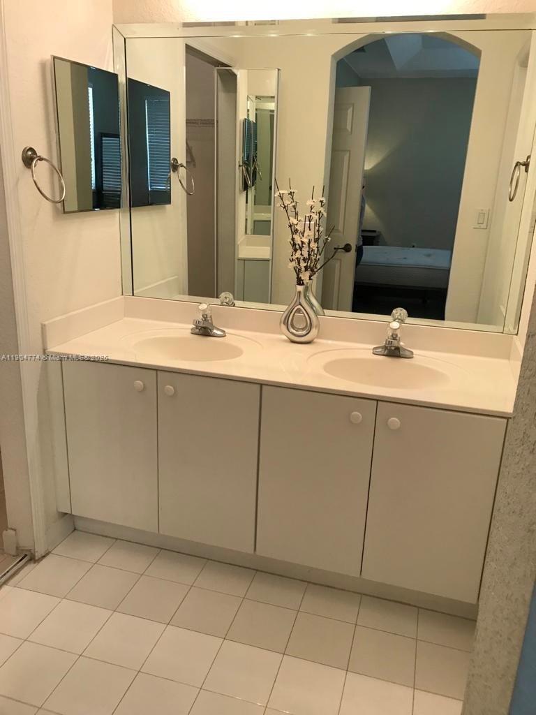 ISLANDS AT DORAL 1ST ADDN - Residential