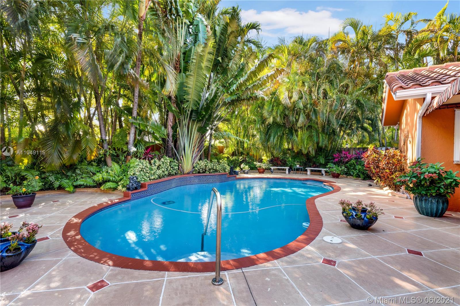 SILVER PALMS - Residential