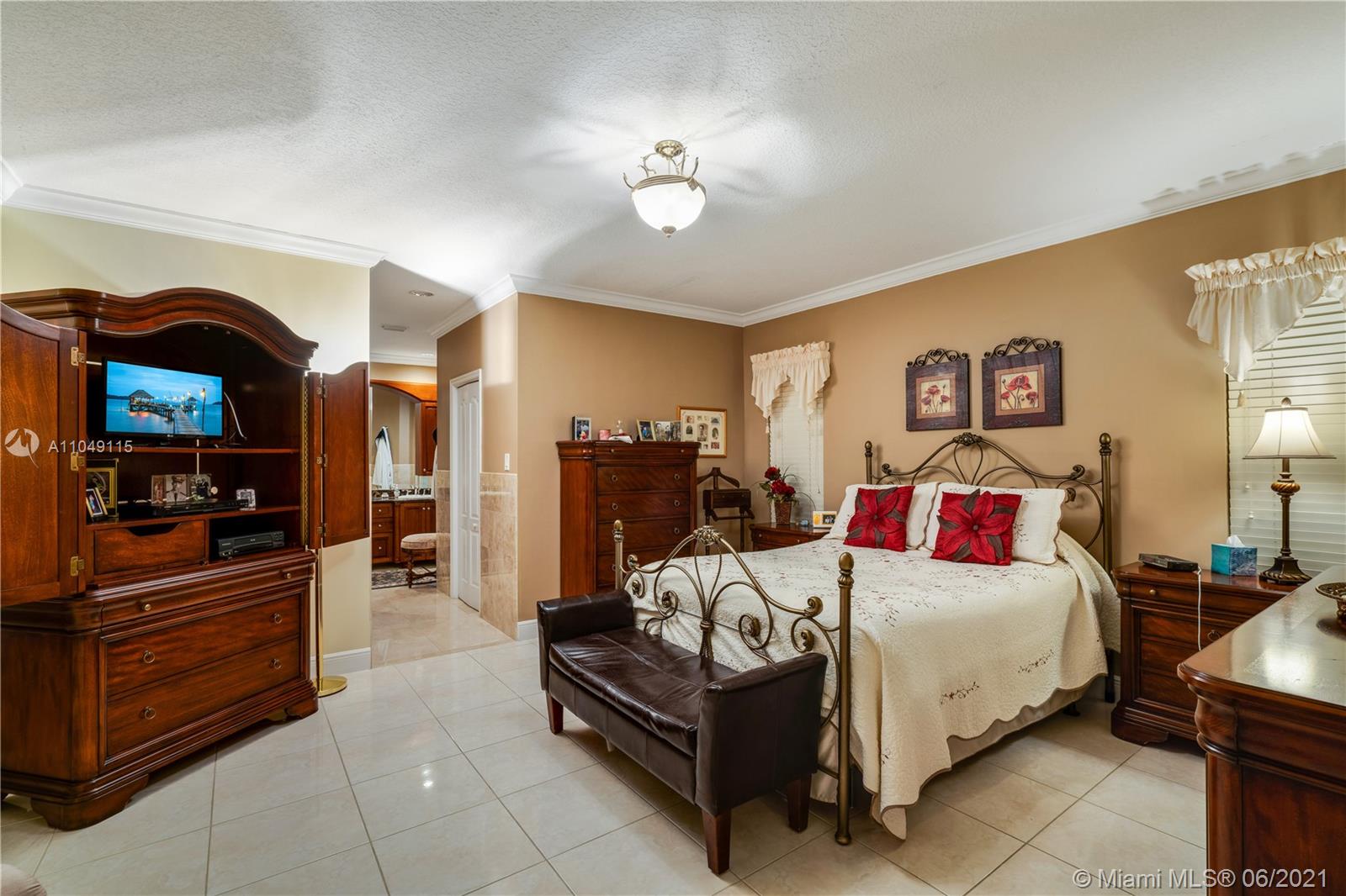 SILVER PALMS - Residential