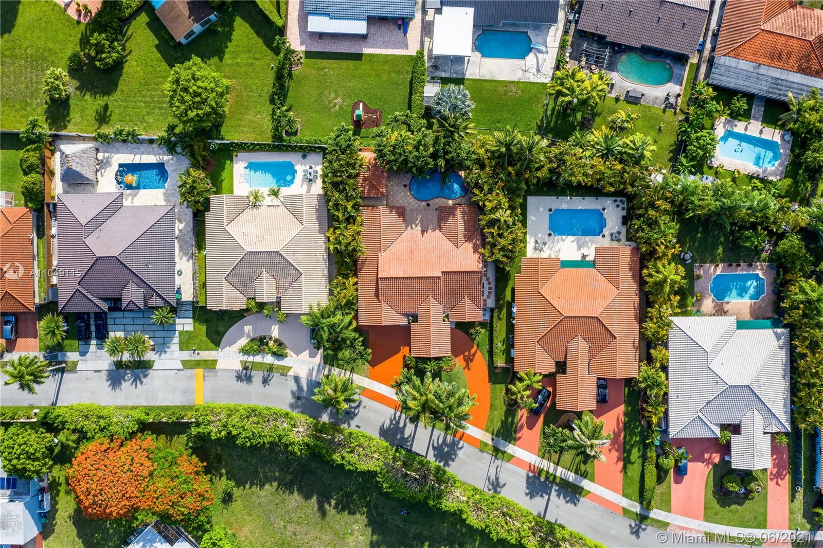 SILVER PALMS - Residential