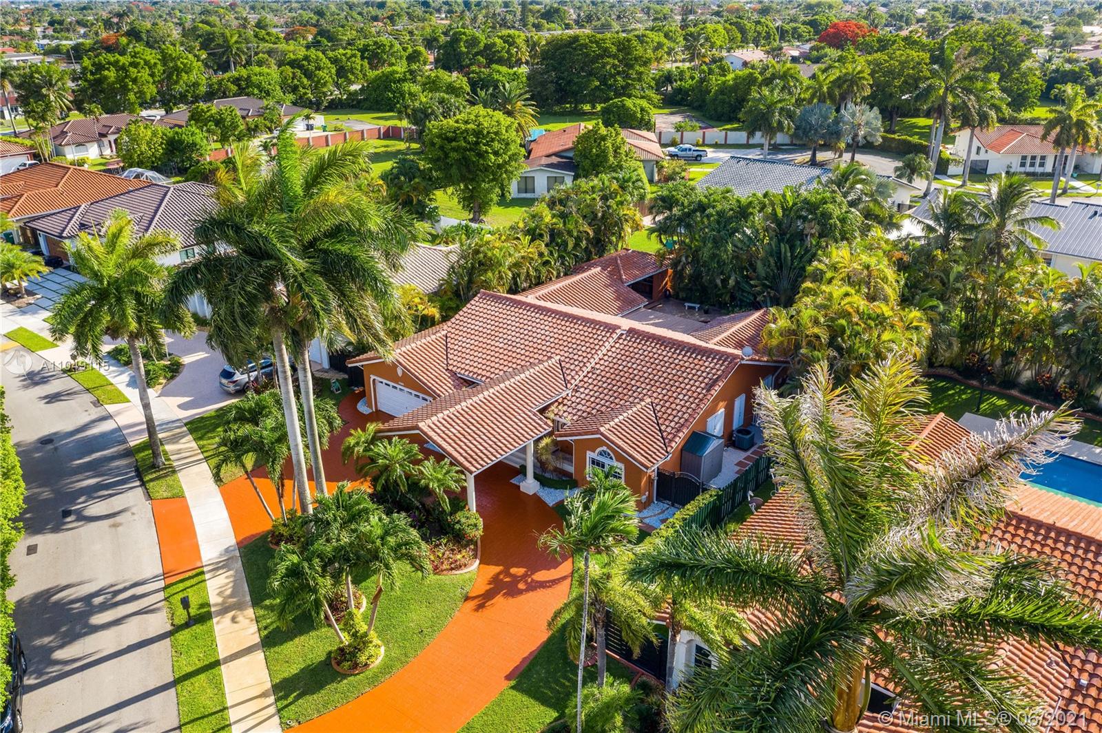 SILVER PALMS - Residential