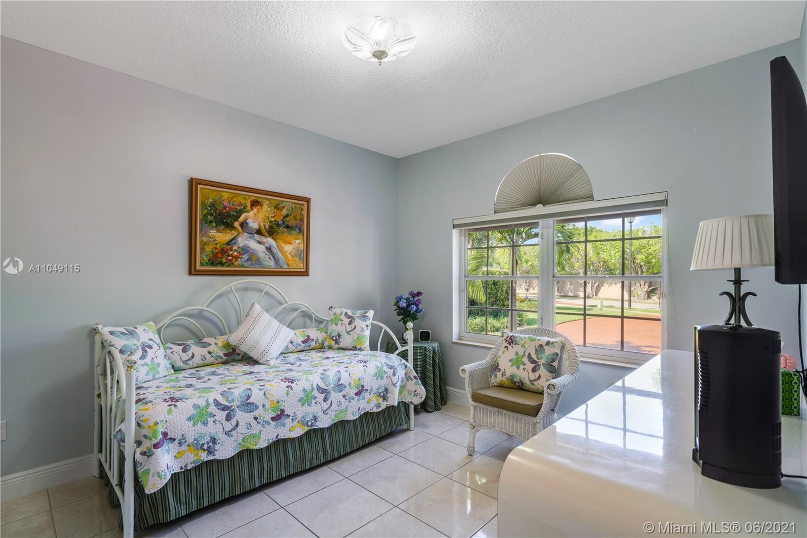 SILVER PALMS - Residential