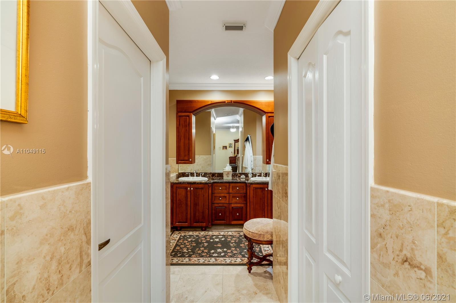 SILVER PALMS - Residential