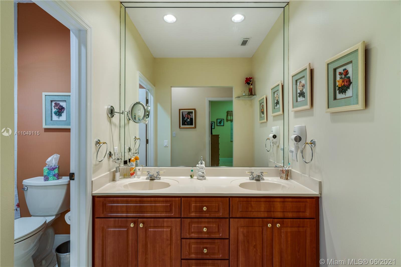 SILVER PALMS - Residential