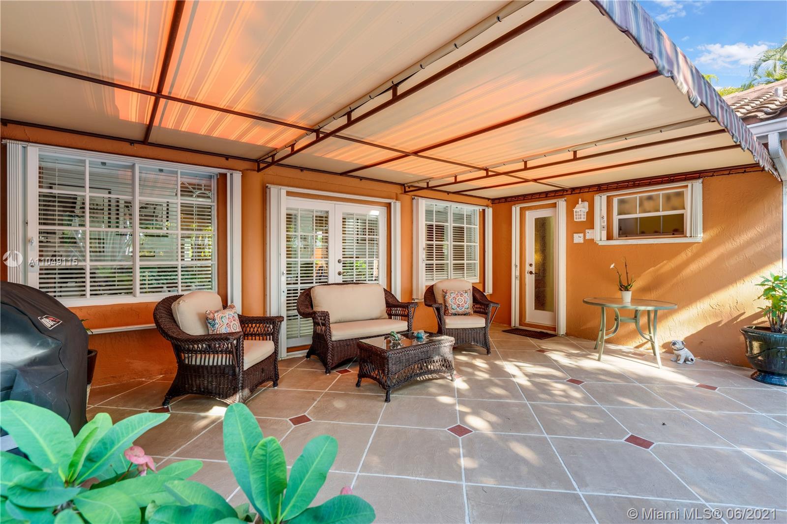 SILVER PALMS - Residential