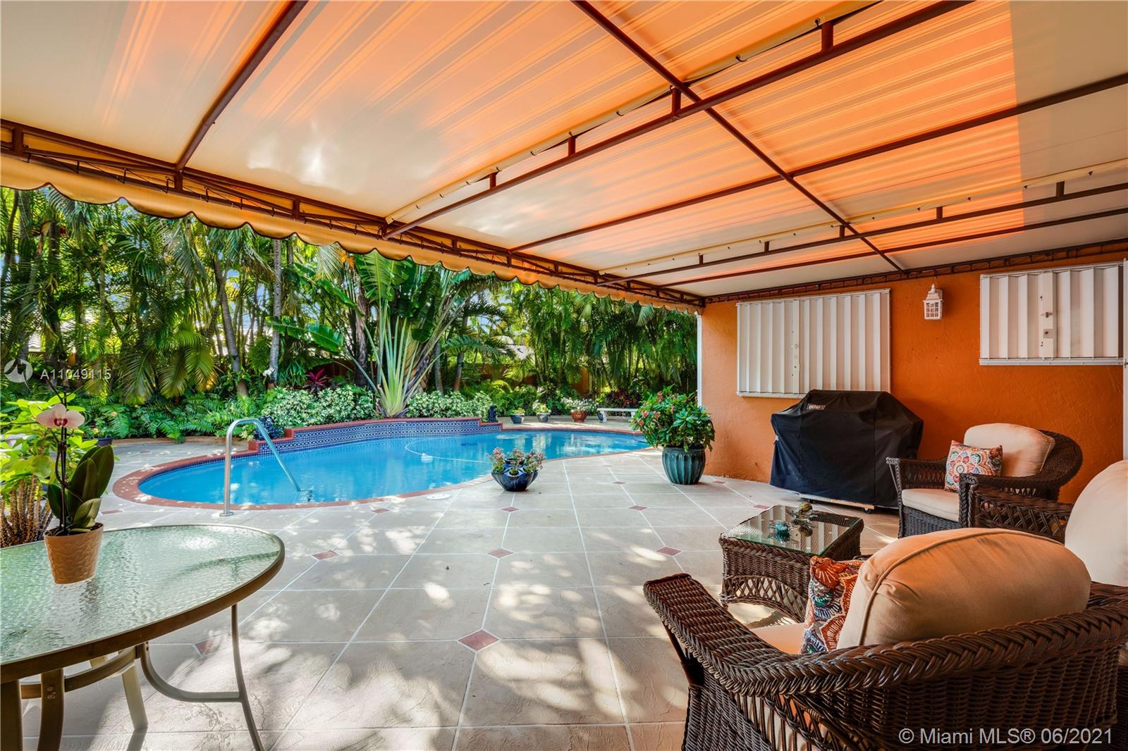 SILVER PALMS - Residential