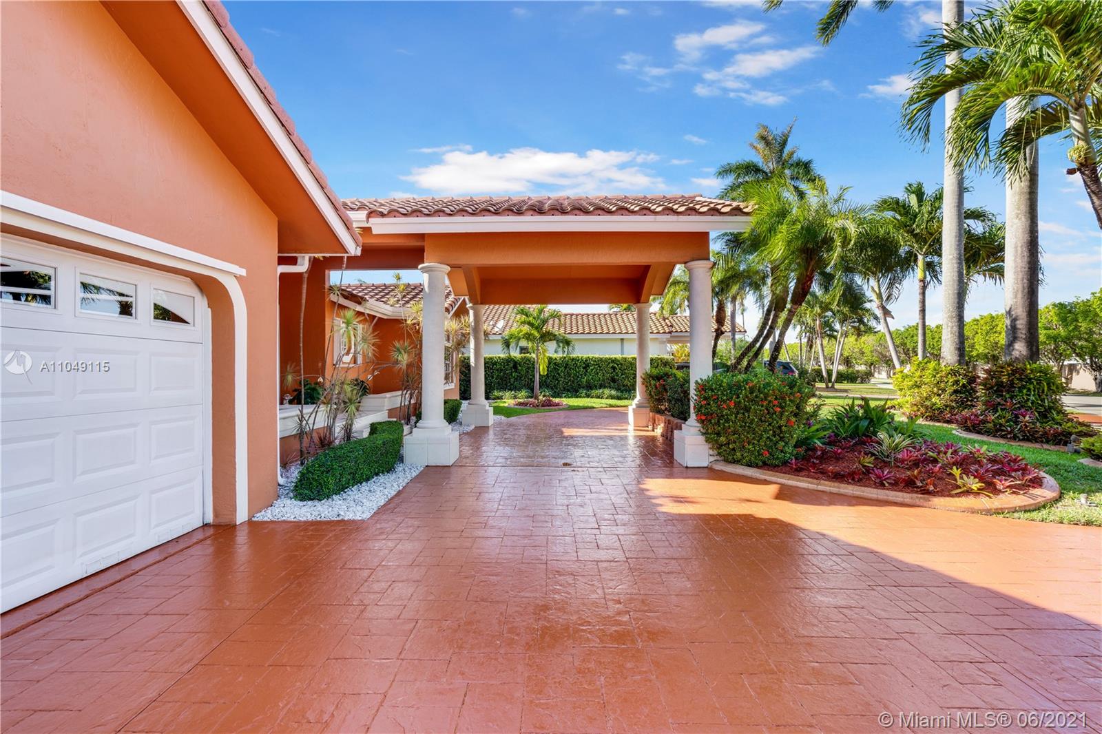 SILVER PALMS - Residential