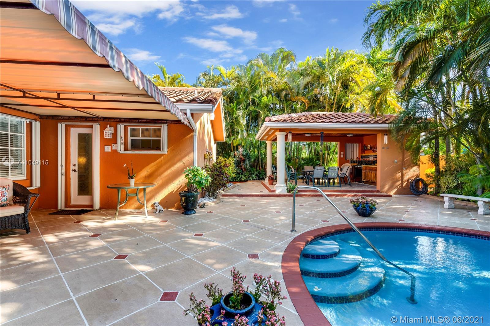 SILVER PALMS - Residential