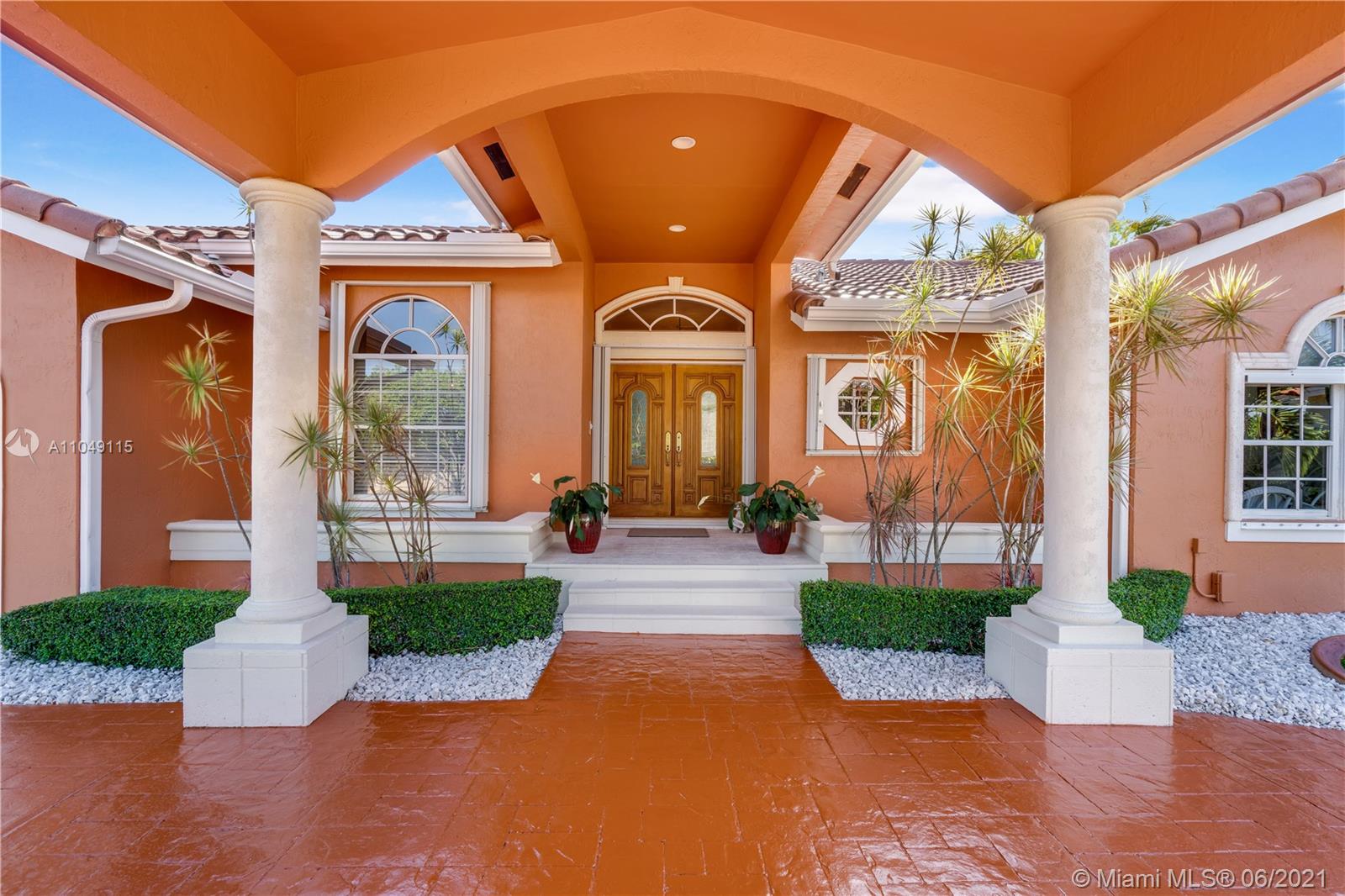 SILVER PALMS - Residential