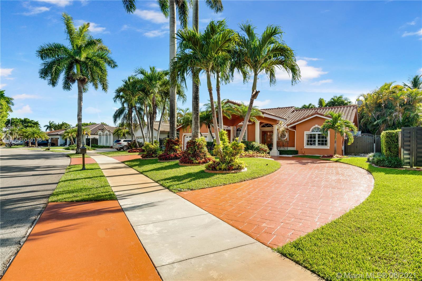 SILVER PALMS - Residential