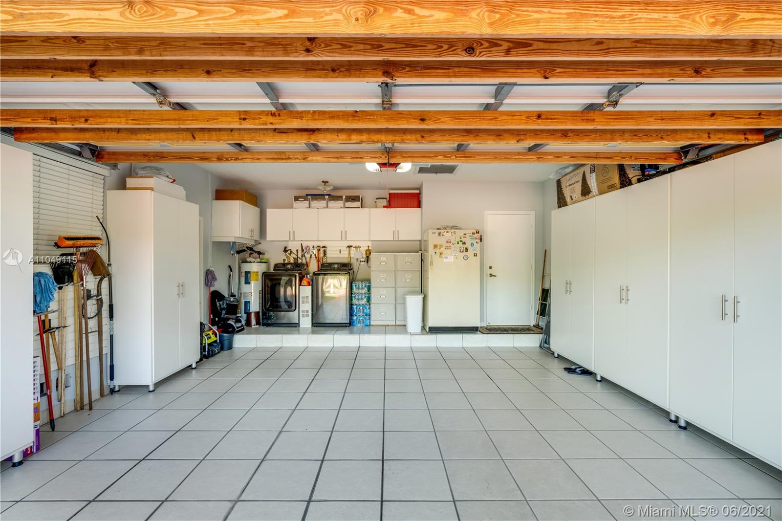 SILVER PALMS - Residential