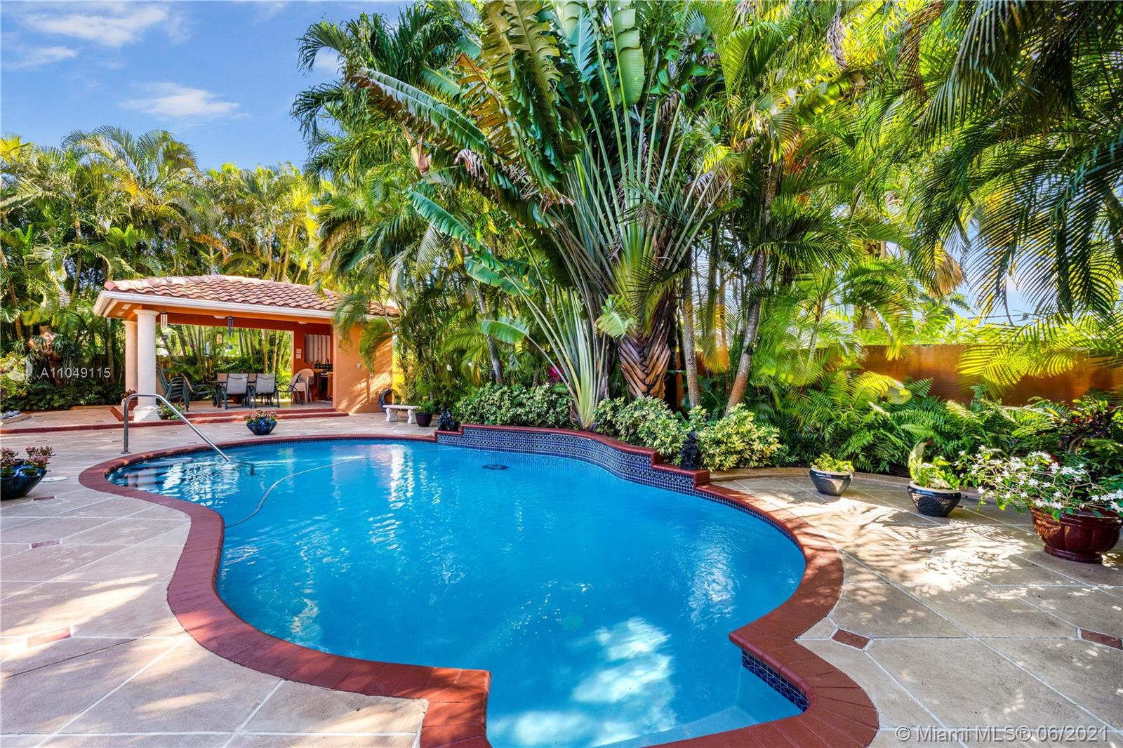 SILVER PALMS - Residential