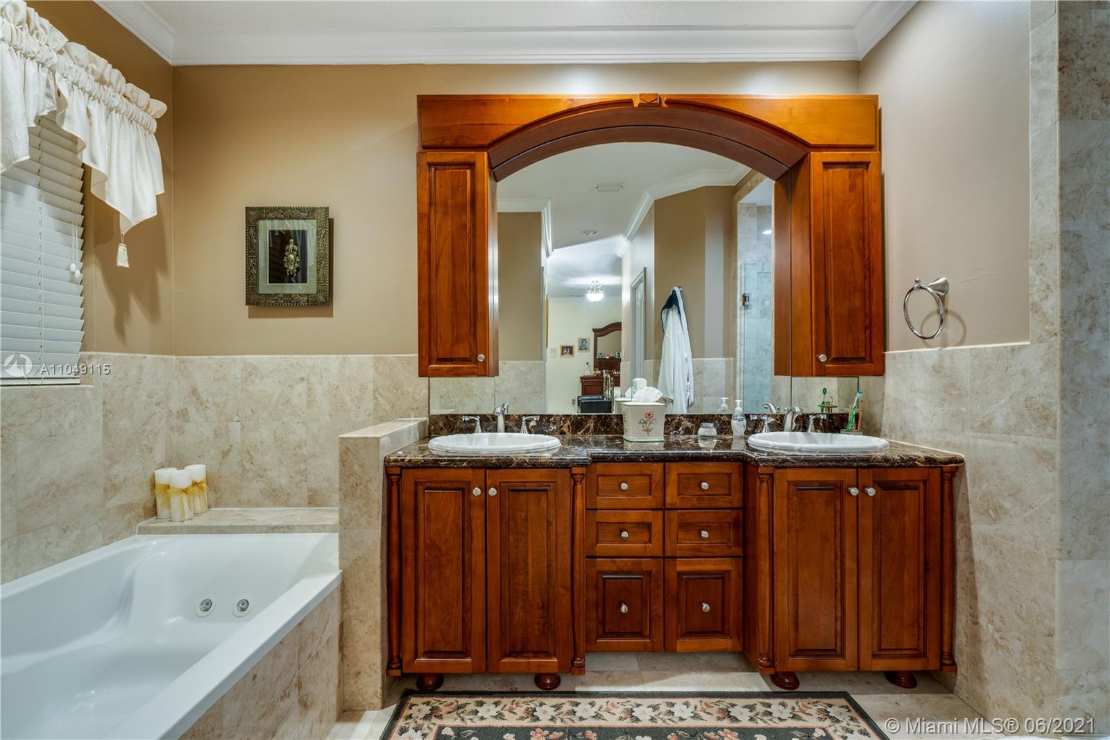 SILVER PALMS - Residential