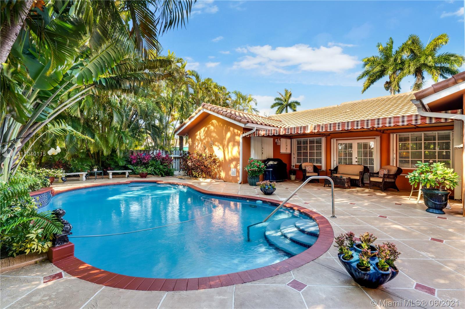 SILVER PALMS - Residential