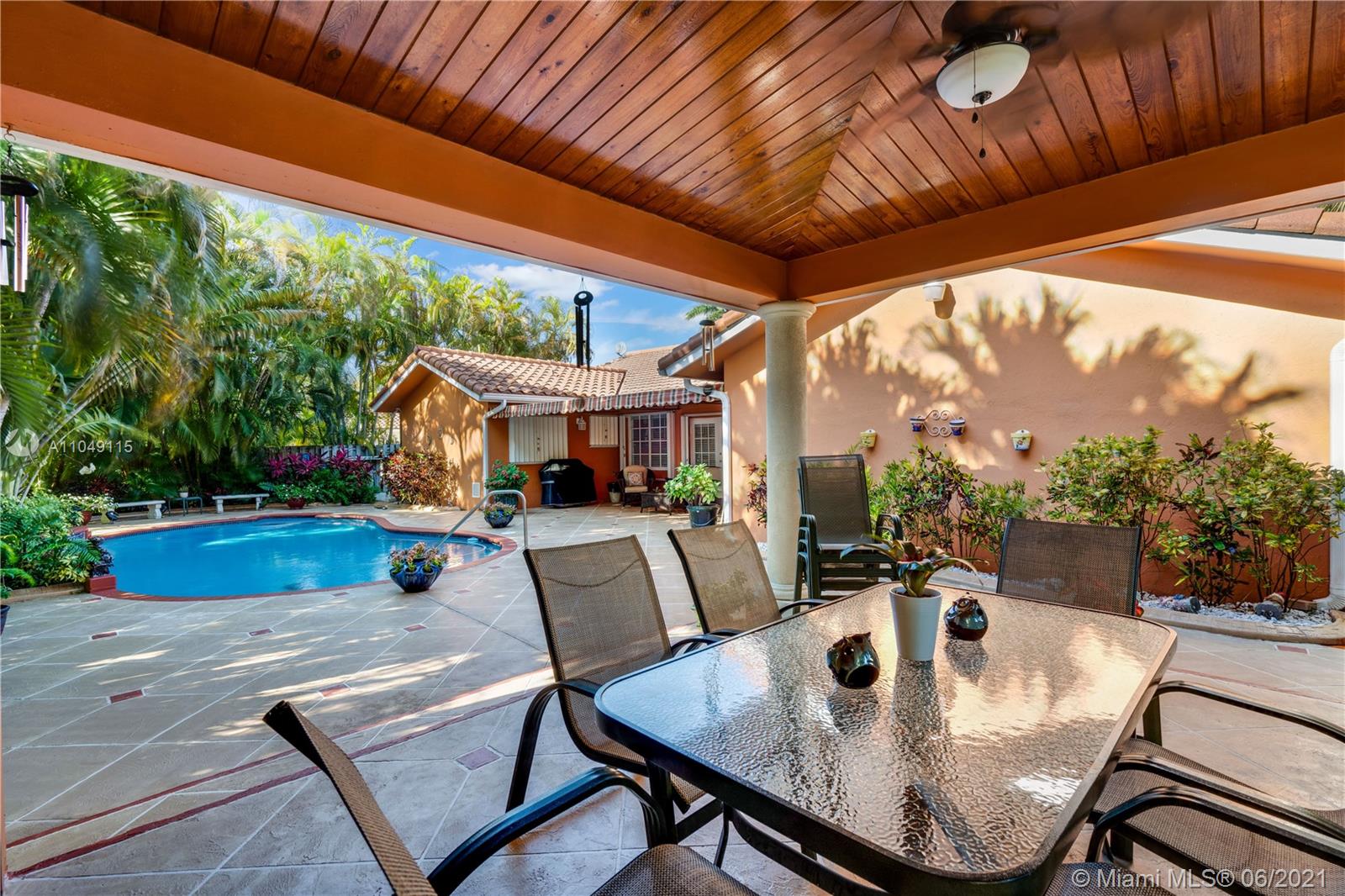 SILVER PALMS - Residential