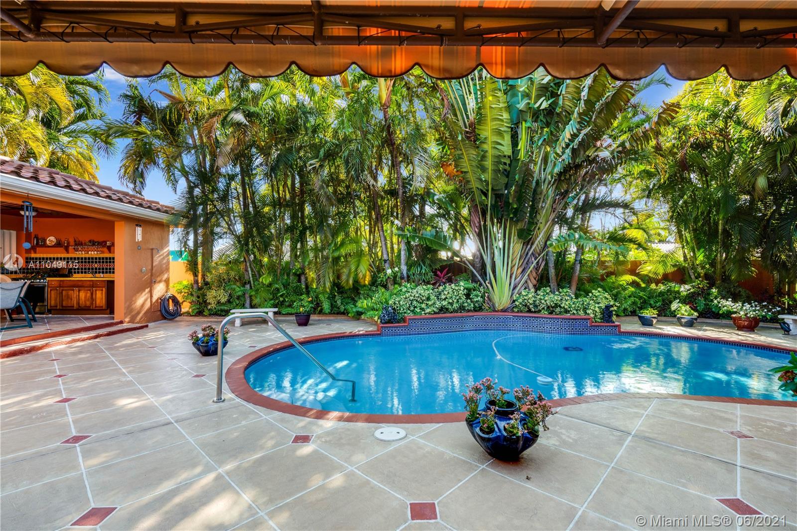 SILVER PALMS - Residential