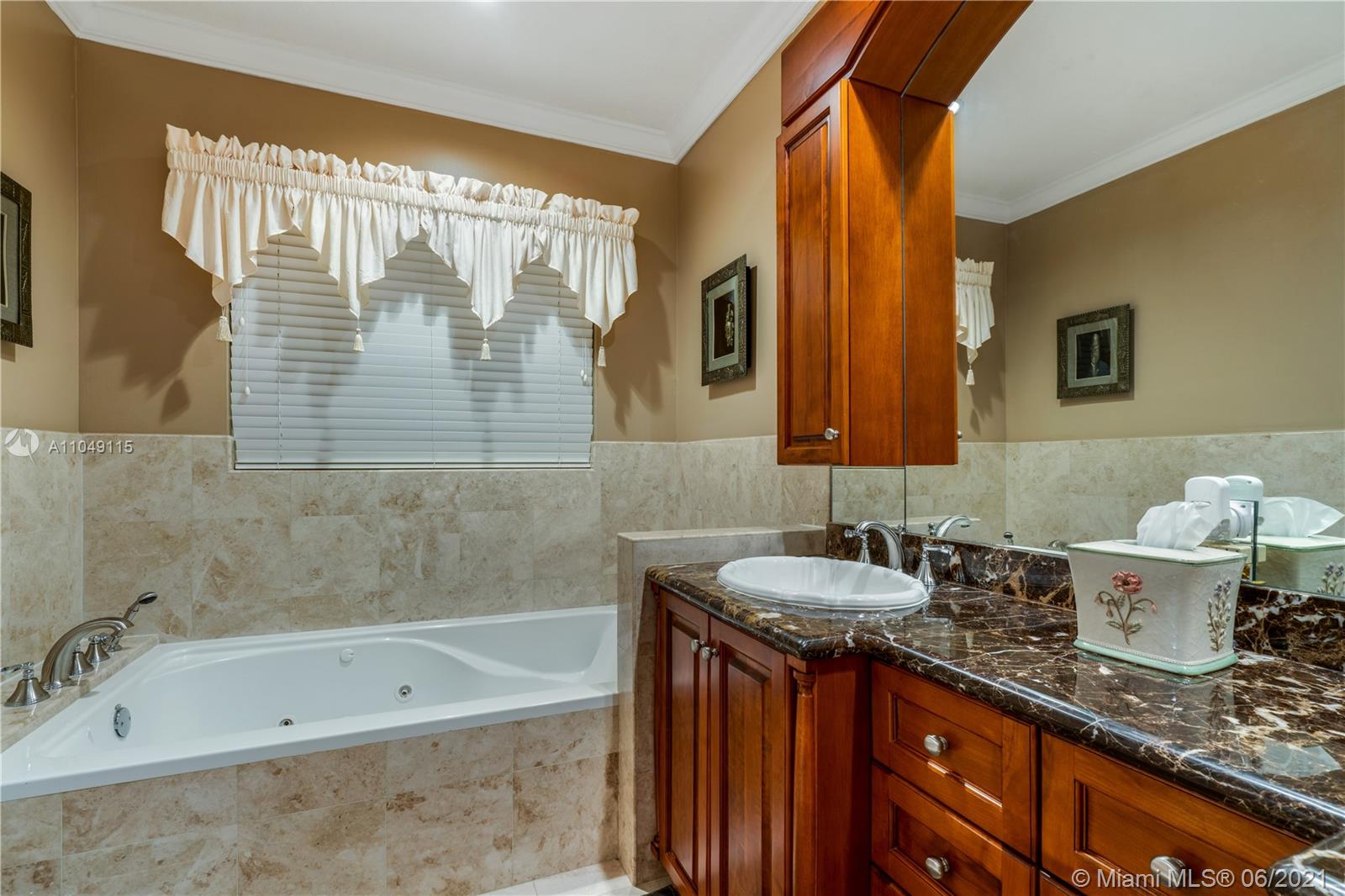 SILVER PALMS - Residential