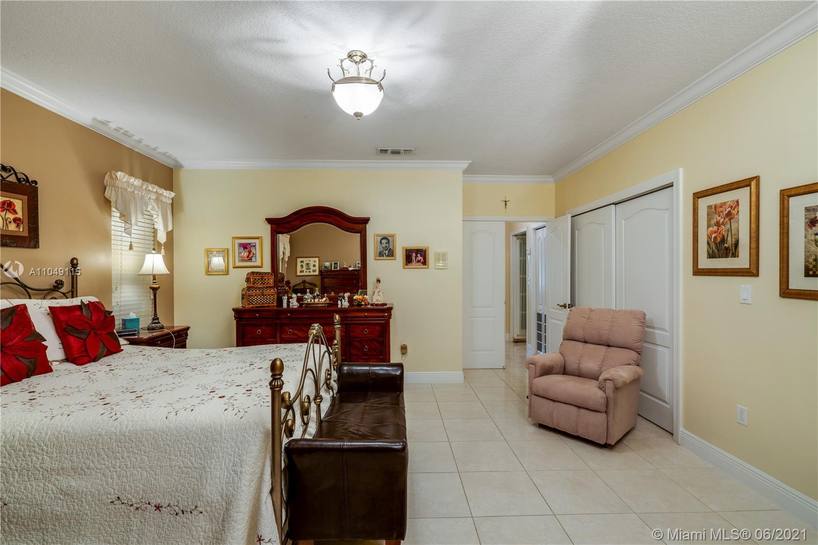 SILVER PALMS - Residential