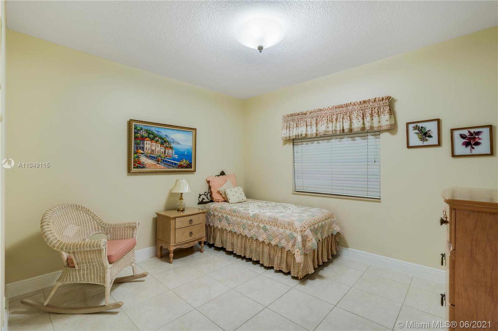 SILVER PALMS - Residential