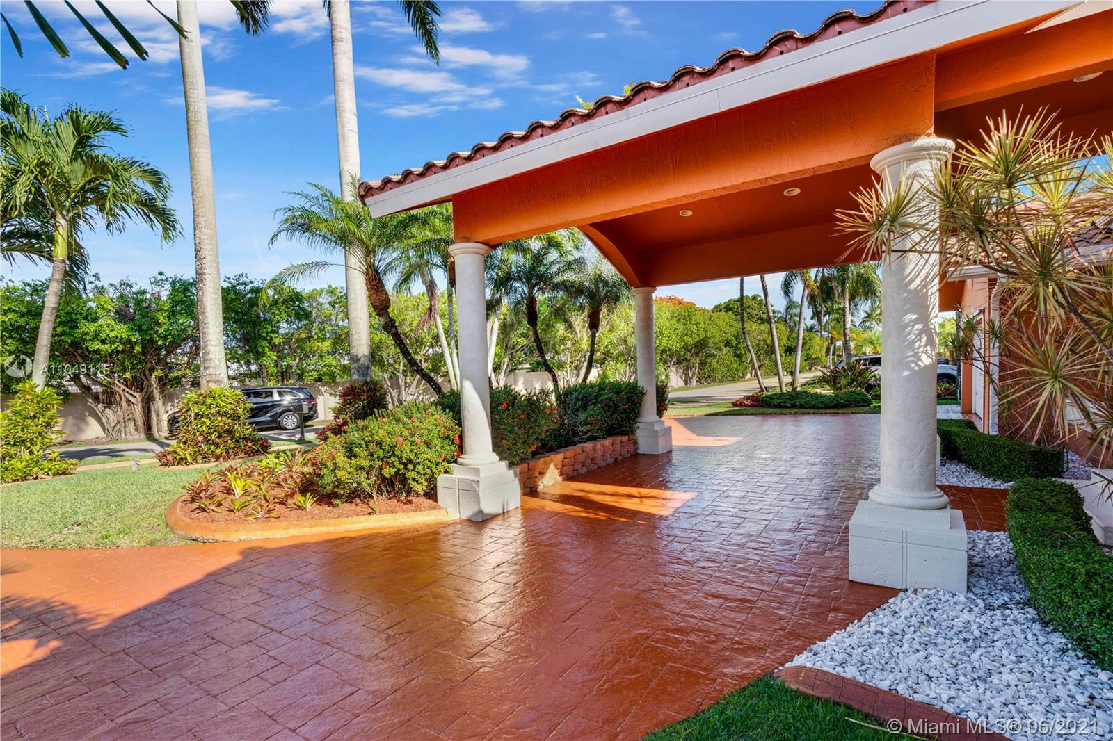 SILVER PALMS - Residential