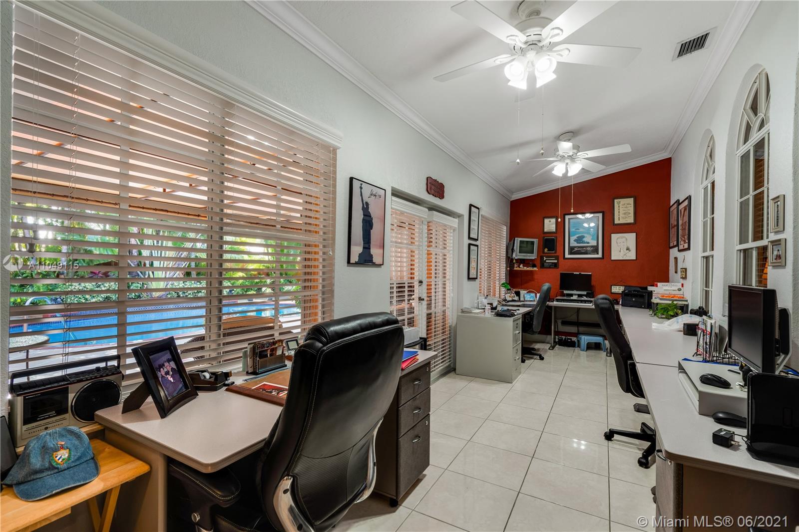 SILVER PALMS - Residential