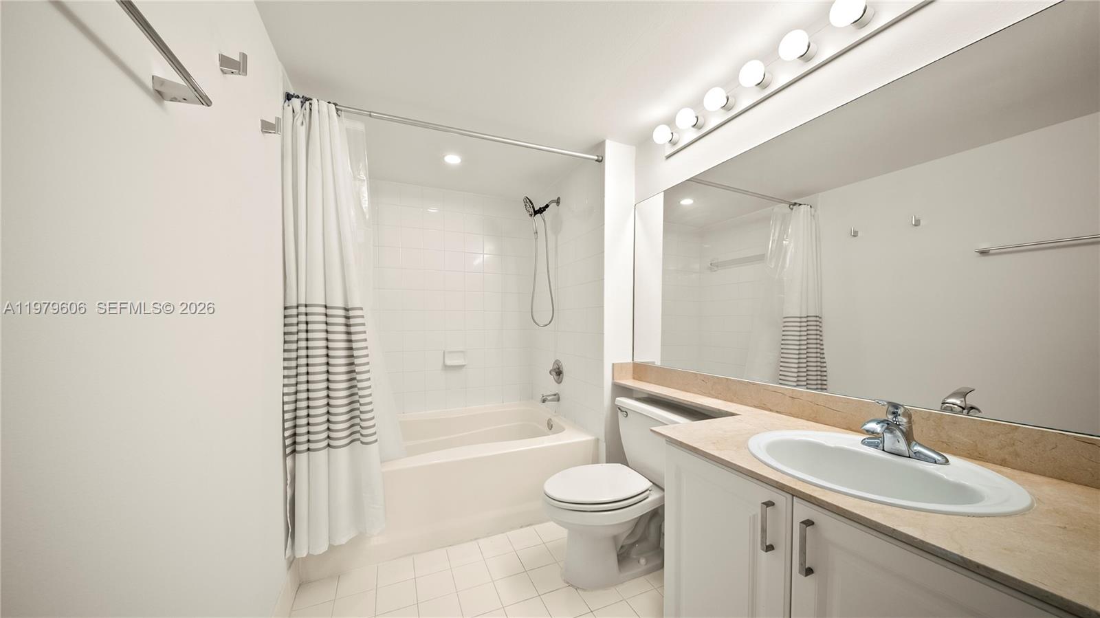 YACHT CLUB AT PORTOFINO C - Residential Lease