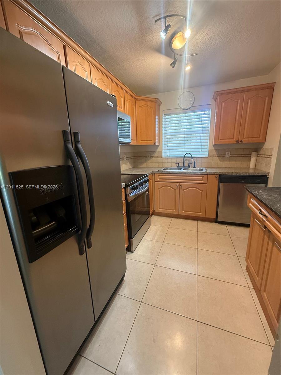5080 SW 64th Ave 104