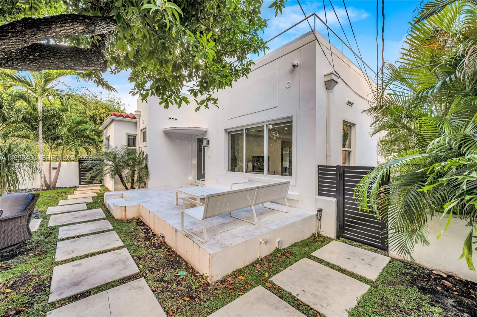 NAUTILUS EXTENSION 3RD - Residential