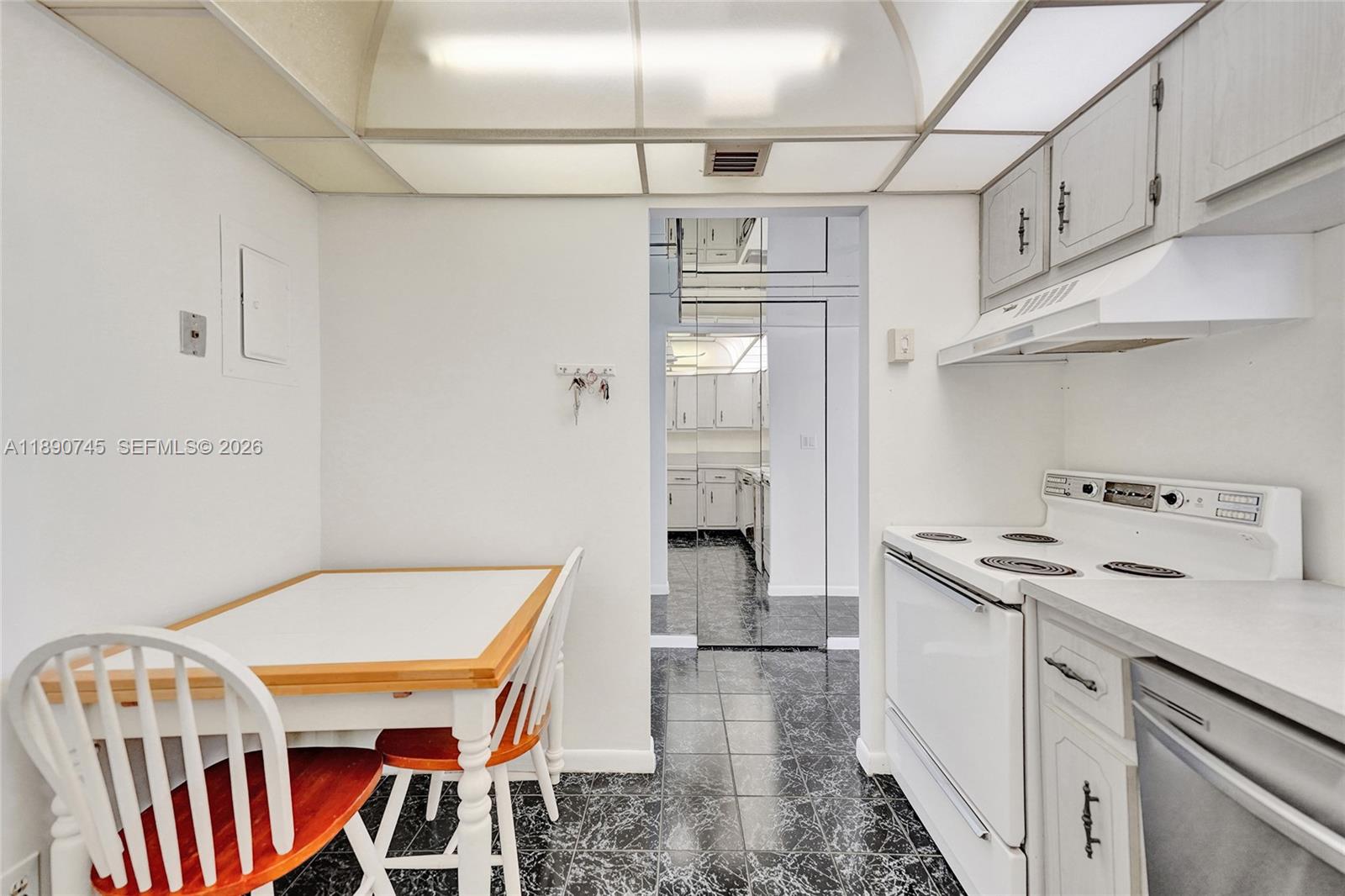 DANIANS SOUTH CONDO - Residential