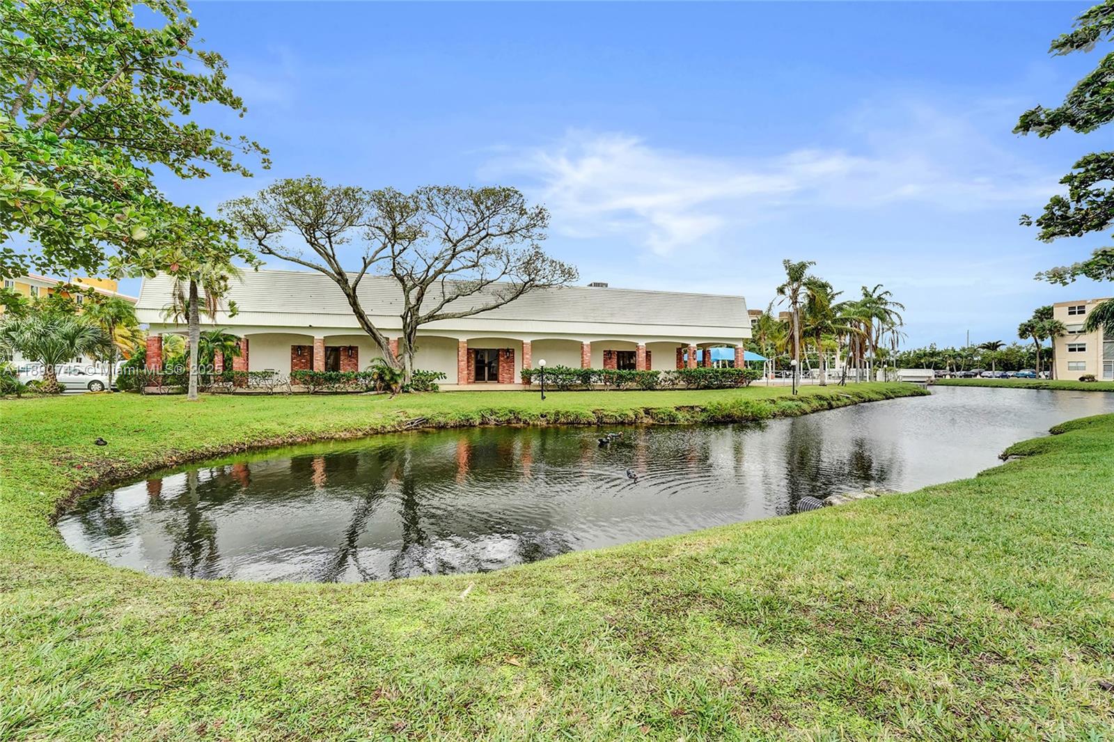 DANIANS SOUTH CONDO - Residential