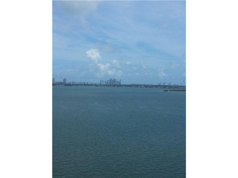 BEAUTIFUL 1/1.5 CONDO AT THE RECENTLY RENOVATED CHARTER CLUB. UNIT HAS CERAMIC FLOORS THROUGHOUT, STAINLESS STEEL APPLIANCES & GRANITE COUNTER TOPS. ENJOY THE UNOBSTRUCTED PANORAMIC VIEWS OF BISCAYNE BAY. GREAT LOCATION 5 TO 10 MINUTES TO DOWNTOWN, PERFOR MING ARTS CENTER, DESIGN DISTRICT, AIRPORT AND THE BEACHES. FULL AMENITIES BUILDING FEATURES POOL, TENNIS COURTS, GYM, PARTY ROOM & BEAUTY SALON AMONG OTHERS.