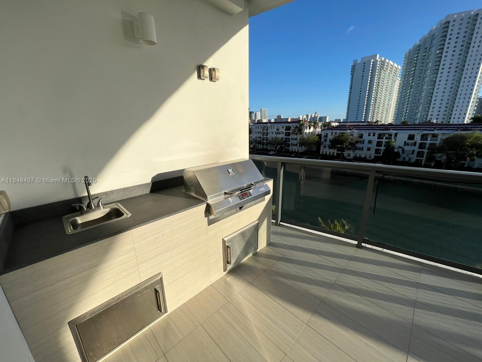 3250 NE 188 St 403