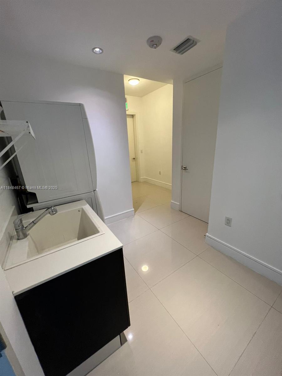 ECHO CONDO - Residential