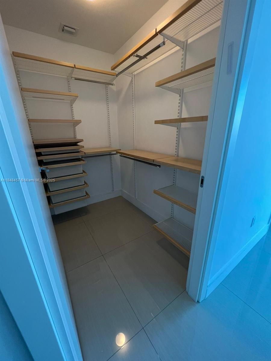 ECHO CONDO - Residential