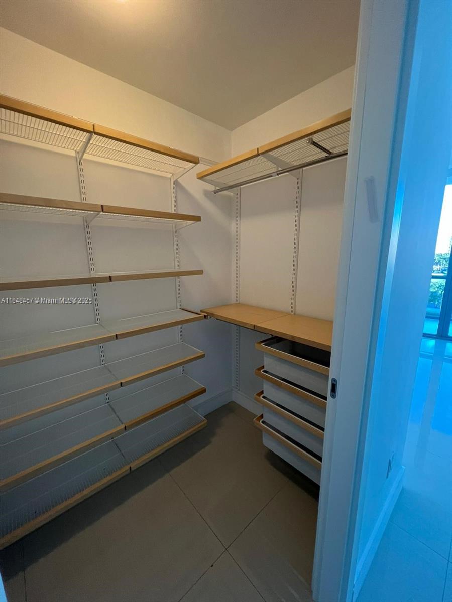 ECHO CONDO - Residential