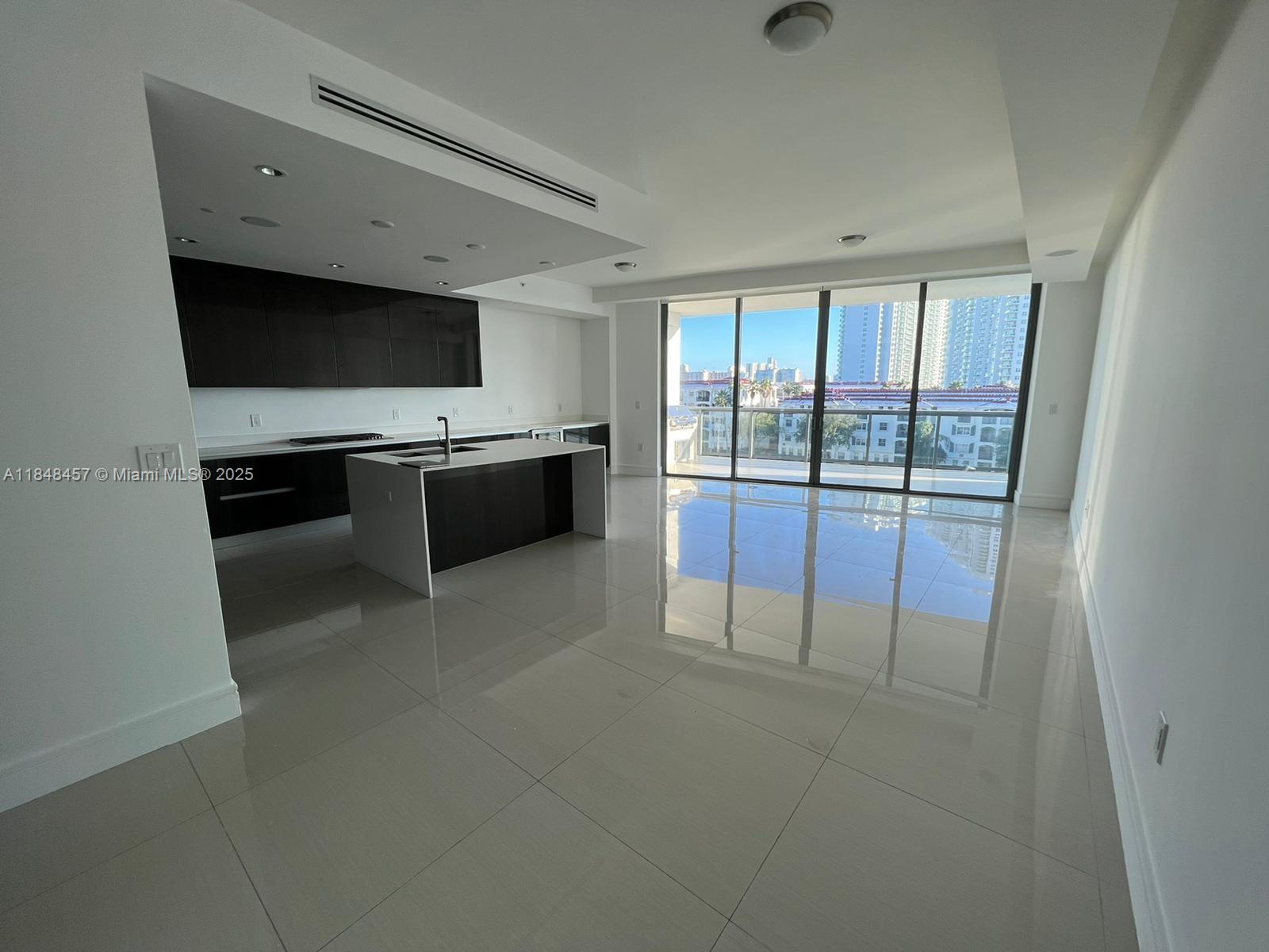 ECHO CONDO - Residential