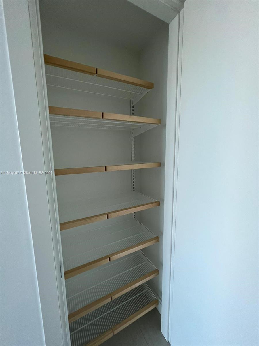 ECHO CONDO - Residential