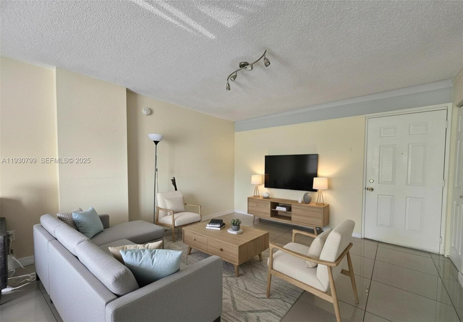 SAGA BAY GARDENS CONDO - Residential