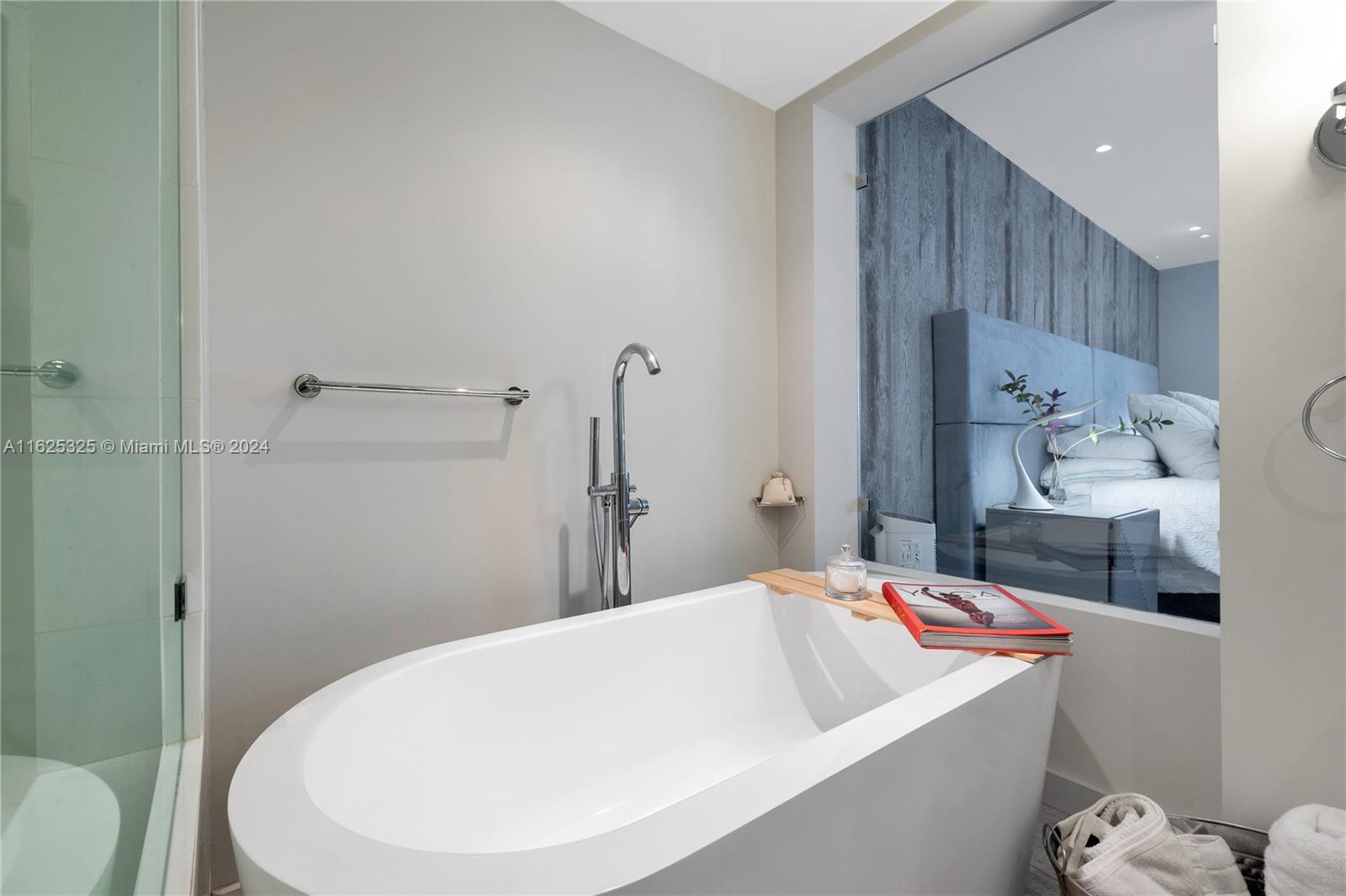 NINE ISLAND AVENUE CONDO - Residential