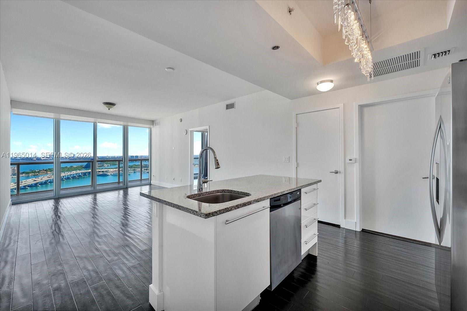 888 Biscayne Blvd 3111