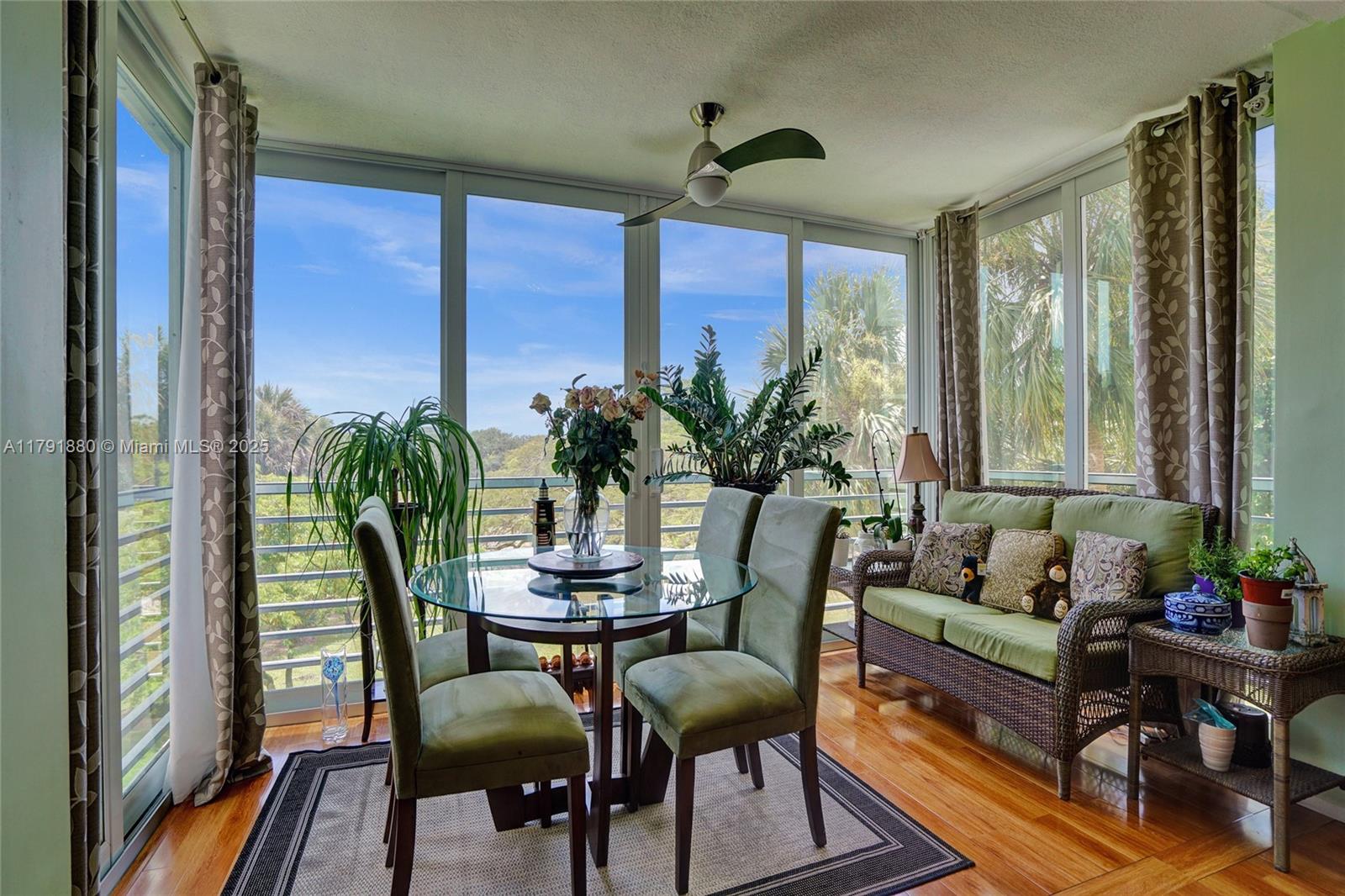 NO 113 PALM-AIRE COUNTRY - Residential