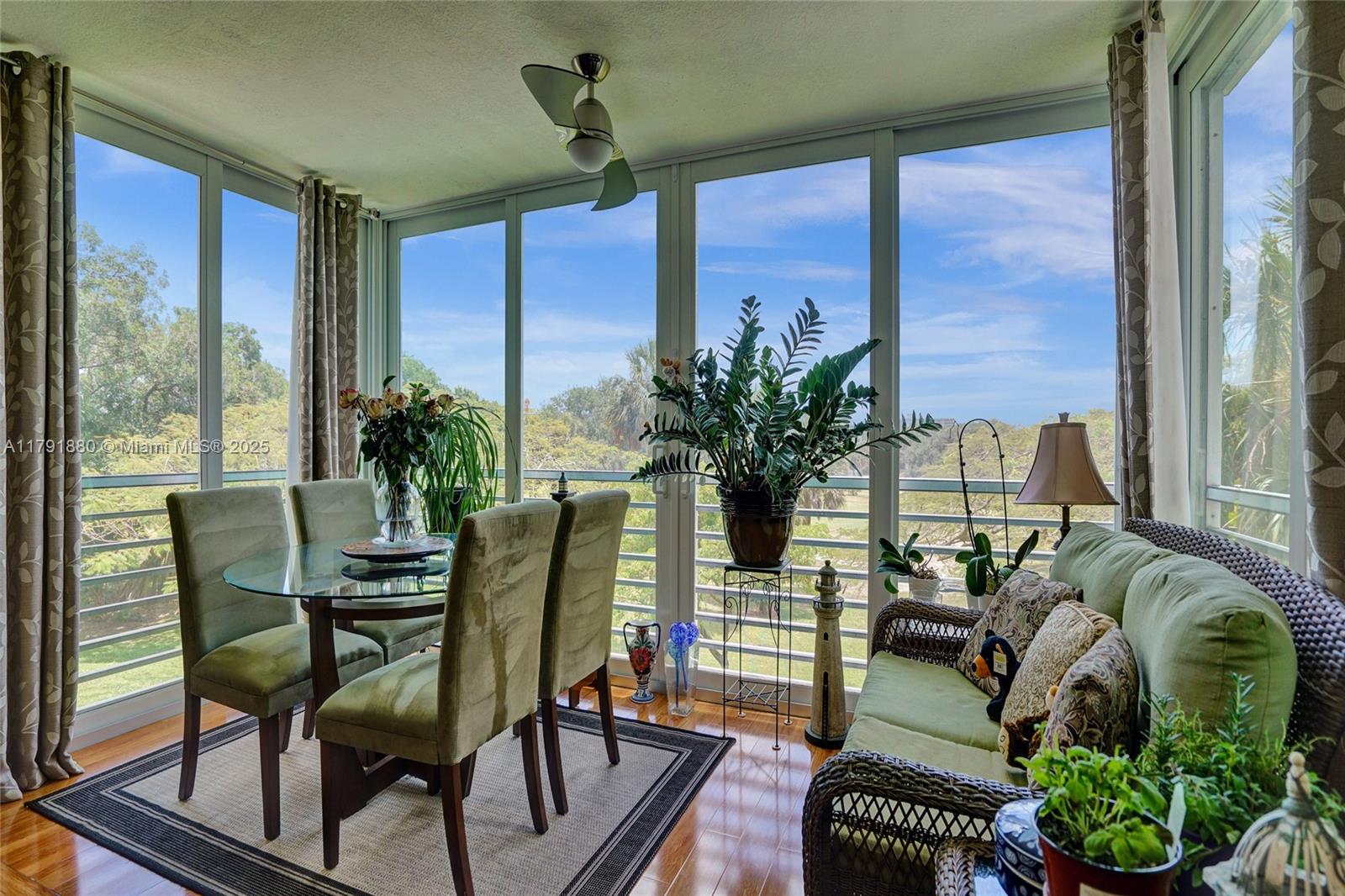 NO 113 PALM-AIRE COUNTRY - Residential