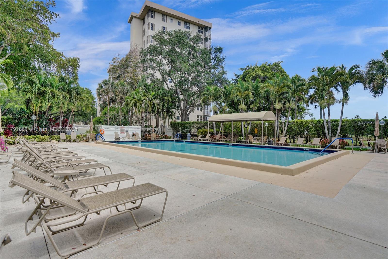 NO 113 PALM-AIRE COUNTRY - Residential